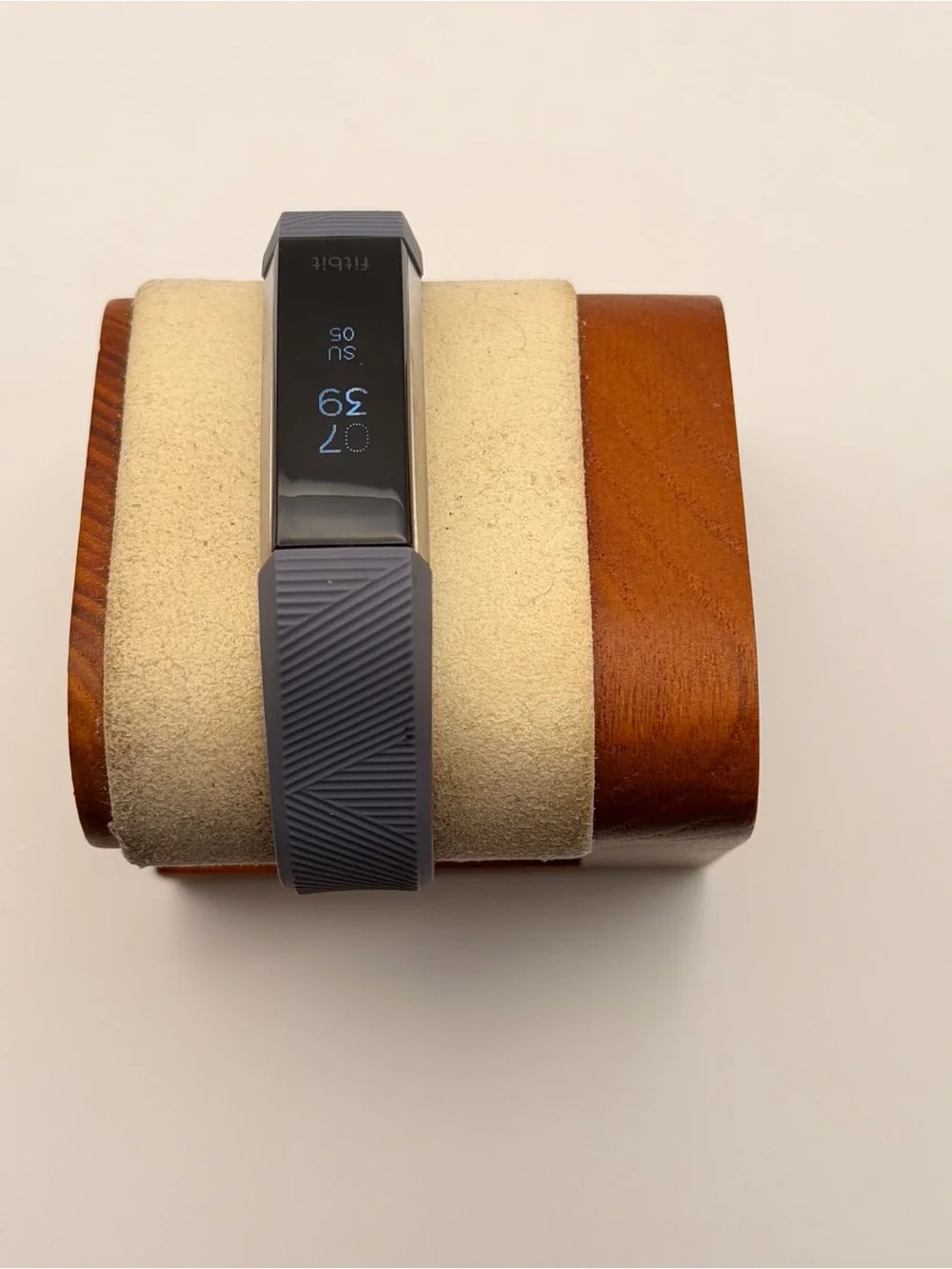 Fitbit Alta HR, Tested, Charger Included, Excellent,‎ Fitness Tracker